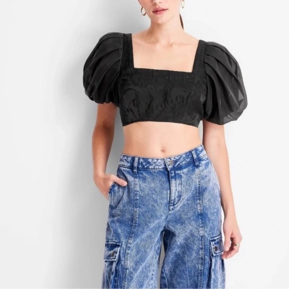 Future Collective Womens Size 4 Cropped‎ Top Black Puff Sleeves